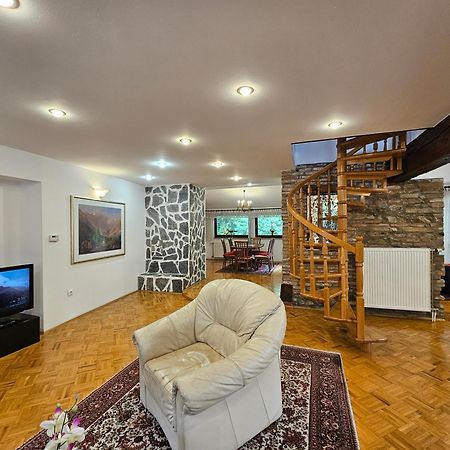 Apartment Nina With Private Terrace Tour As Lubiana Esterno foto